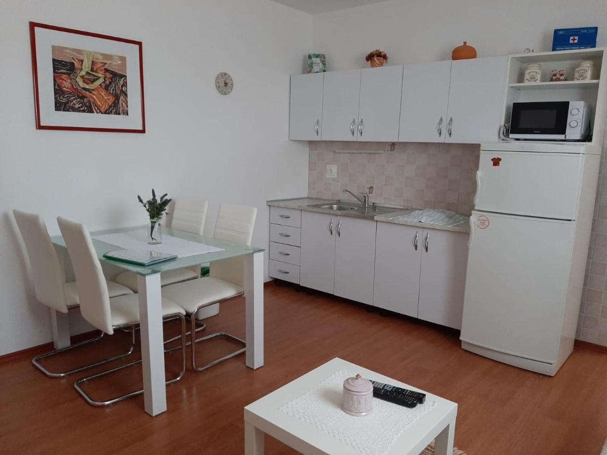Apartments With A Parking Space Cizici, Krk - 15415 Malinska Exterior photo